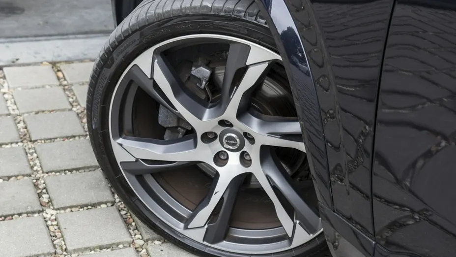 VOLVO XC90 -