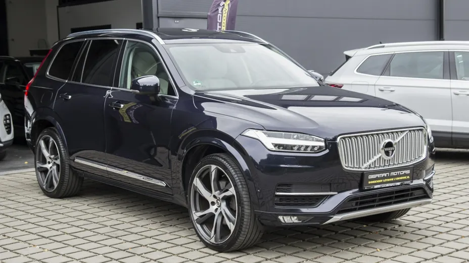 VOLVO XC90 -