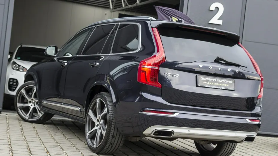 VOLVO XC90 -