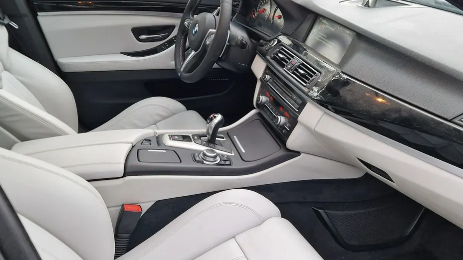 BMW M5 -