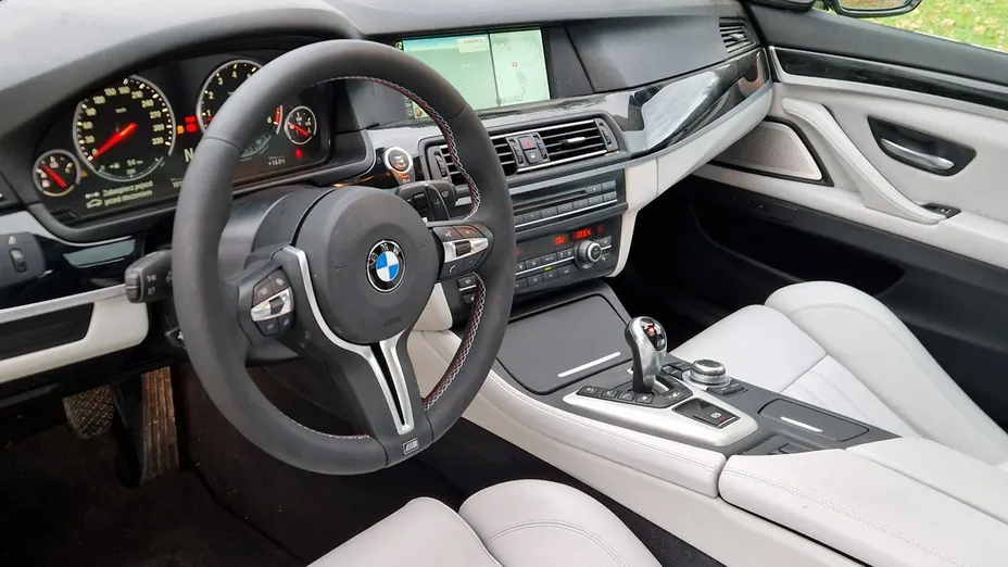 BMW M5 -