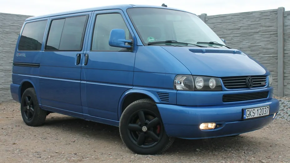 VOLKSWAGEN Multivan -