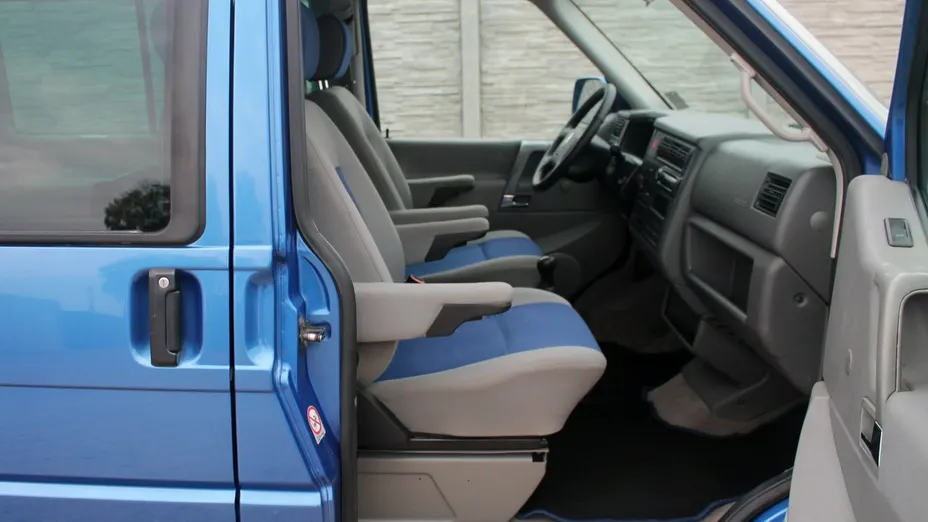 VOLKSWAGEN Multivan -