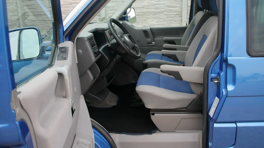 VOLKSWAGEN Multivan -