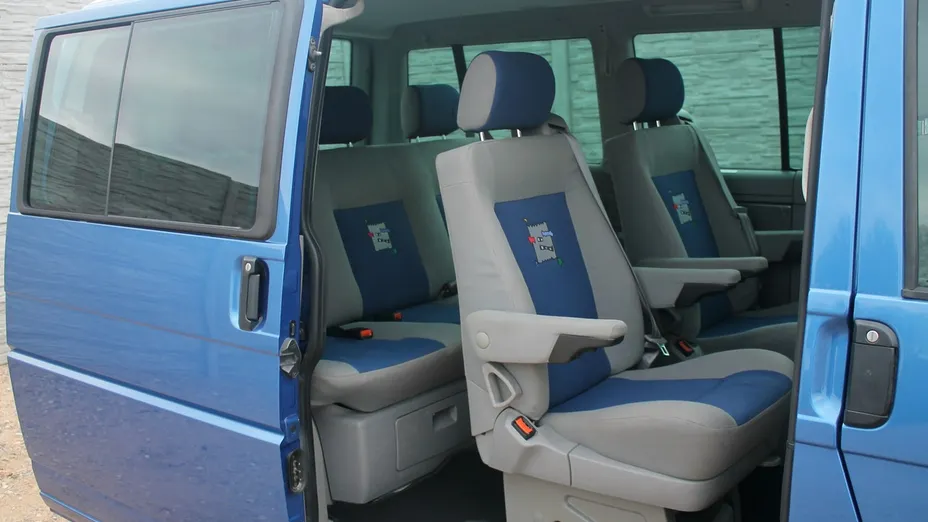 VOLKSWAGEN Multivan -
