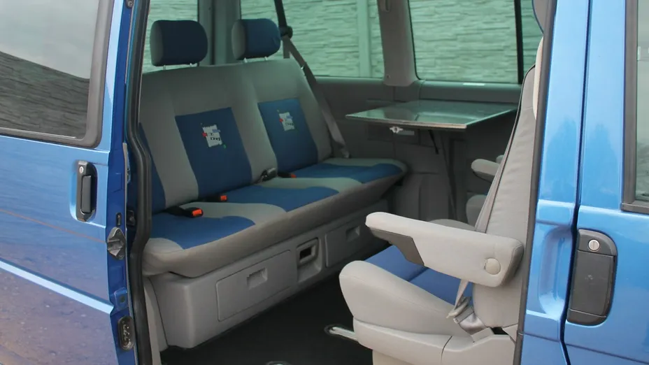 VOLKSWAGEN Multivan -
