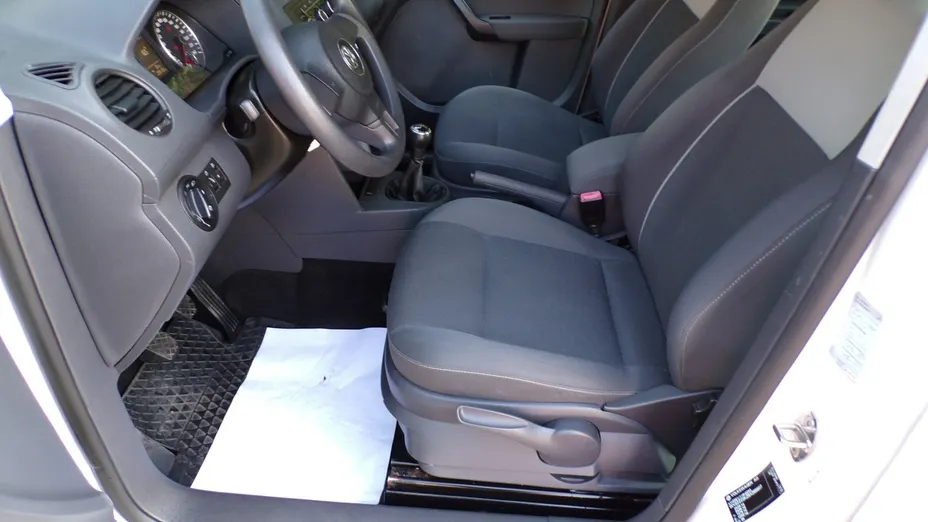 VOLKSWAGEN Caddy -