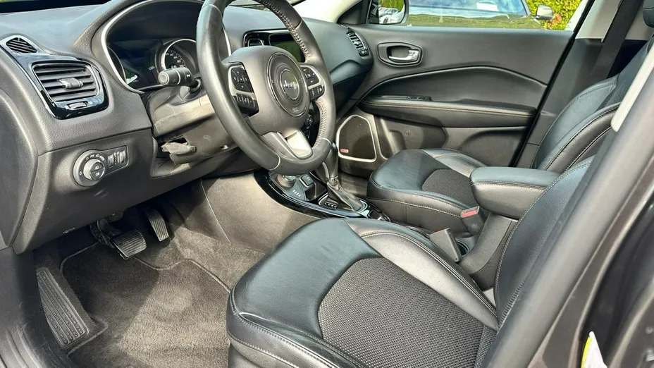 JEEP Compass -