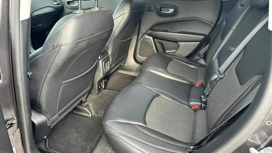 JEEP Compass -