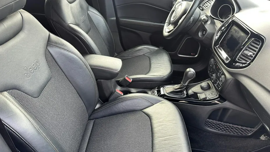 JEEP Compass -