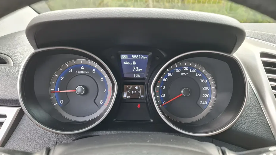 HYUNDAI i30 -