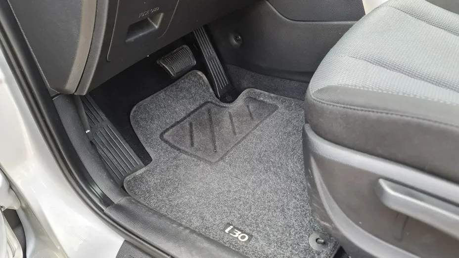 HYUNDAI i30 -