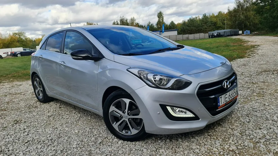 HYUNDAI i30 -