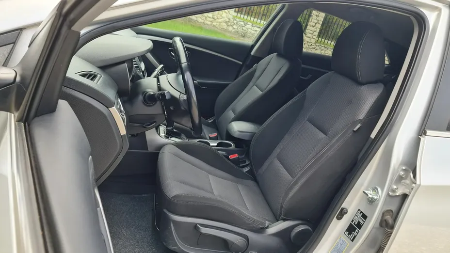 HYUNDAI i30 -