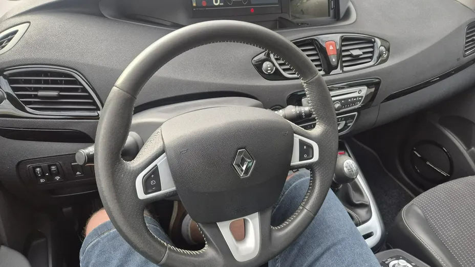 RENAULT Grand Scenic -
