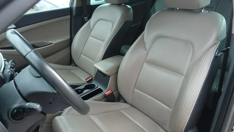 HYUNDAI Tucson -