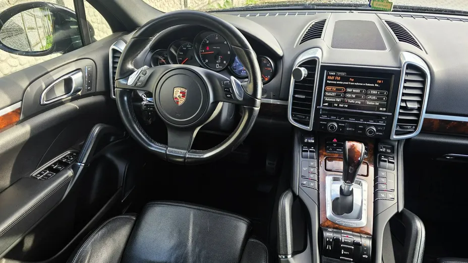 PORSCHE Cayenne -