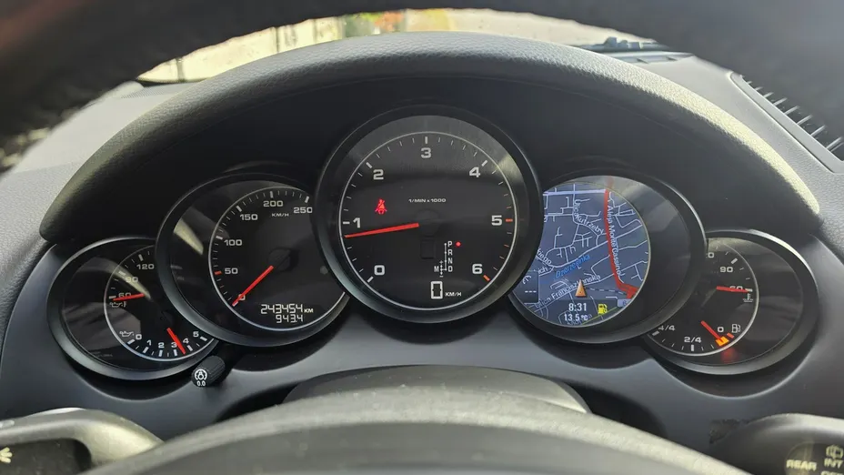 PORSCHE Cayenne -