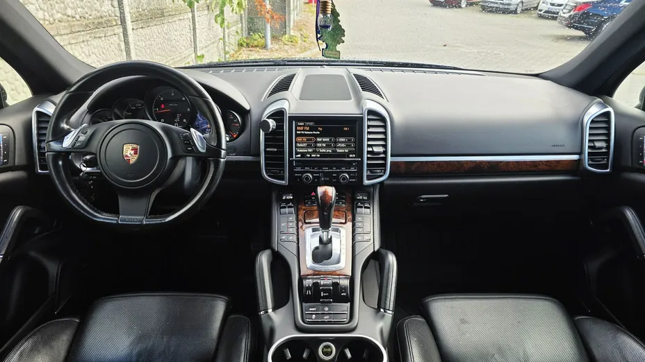 PORSCHE Cayenne -