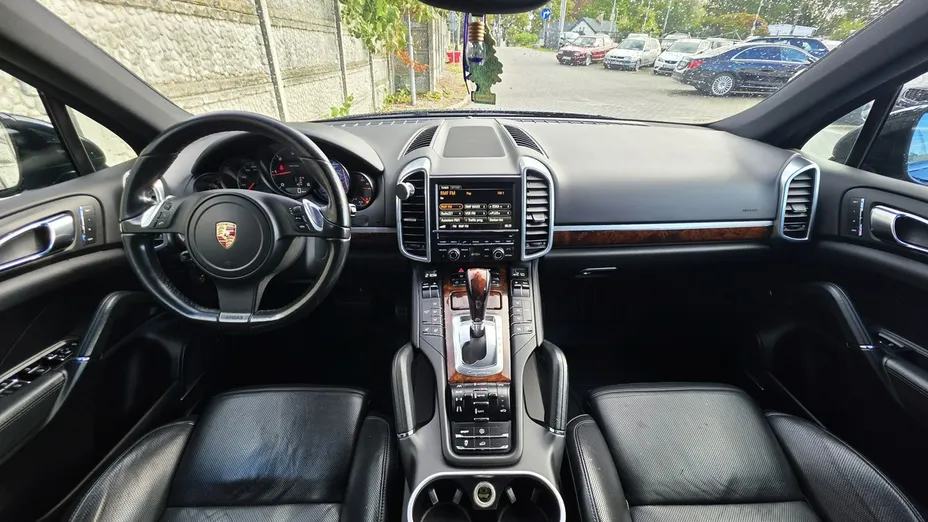 PORSCHE Cayenne -