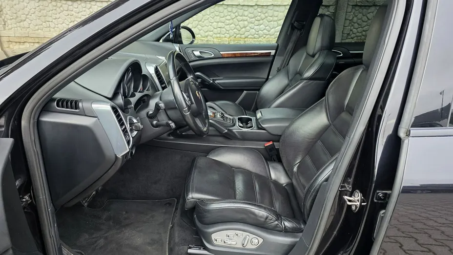 PORSCHE Cayenne -
