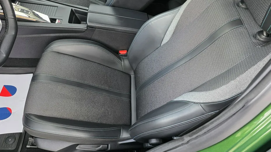 PEUGEOT 308 -