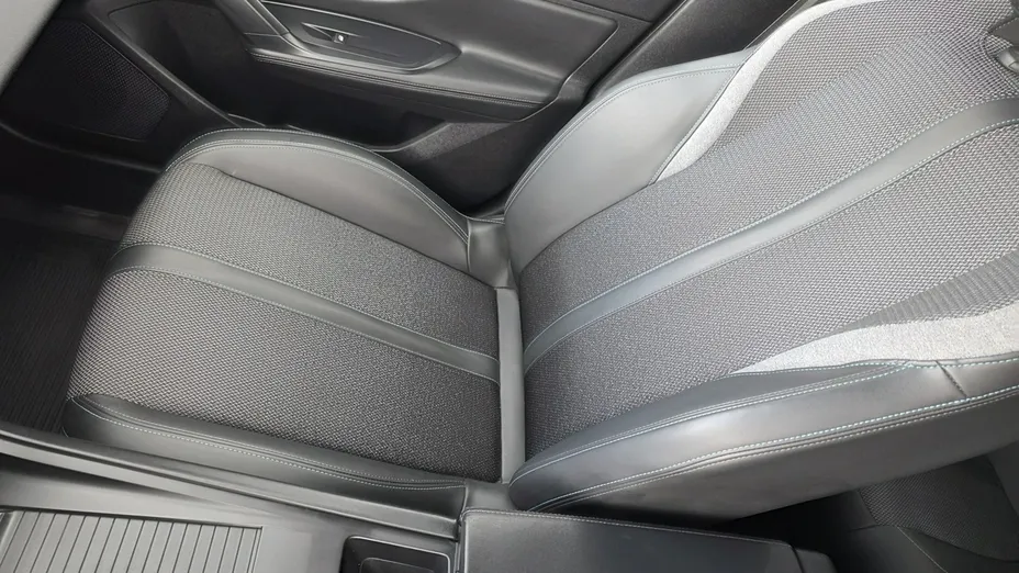 PEUGEOT 308 -