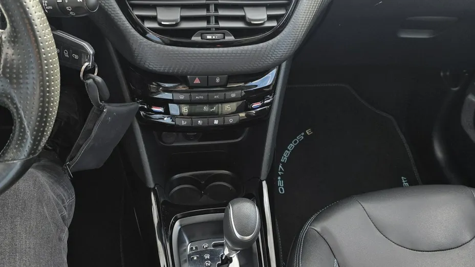 PEUGEOT 2008 -