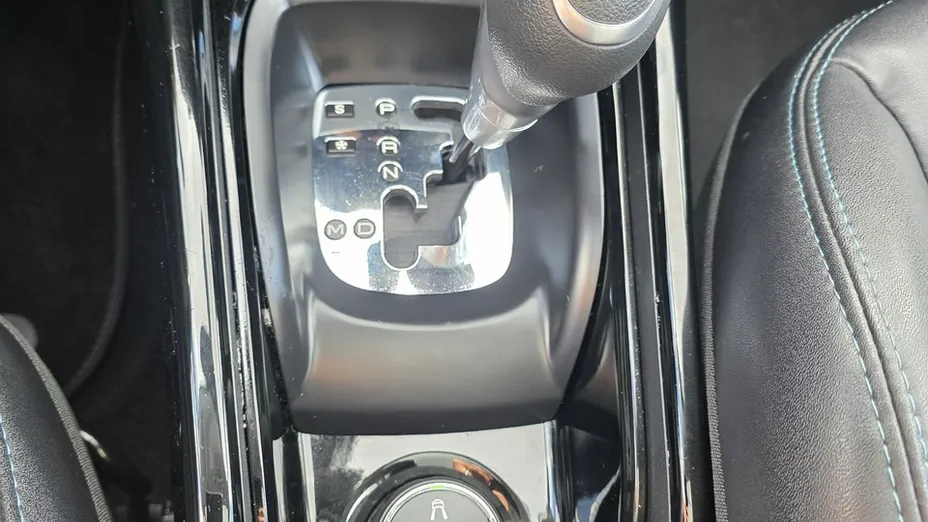 PEUGEOT 2008 -