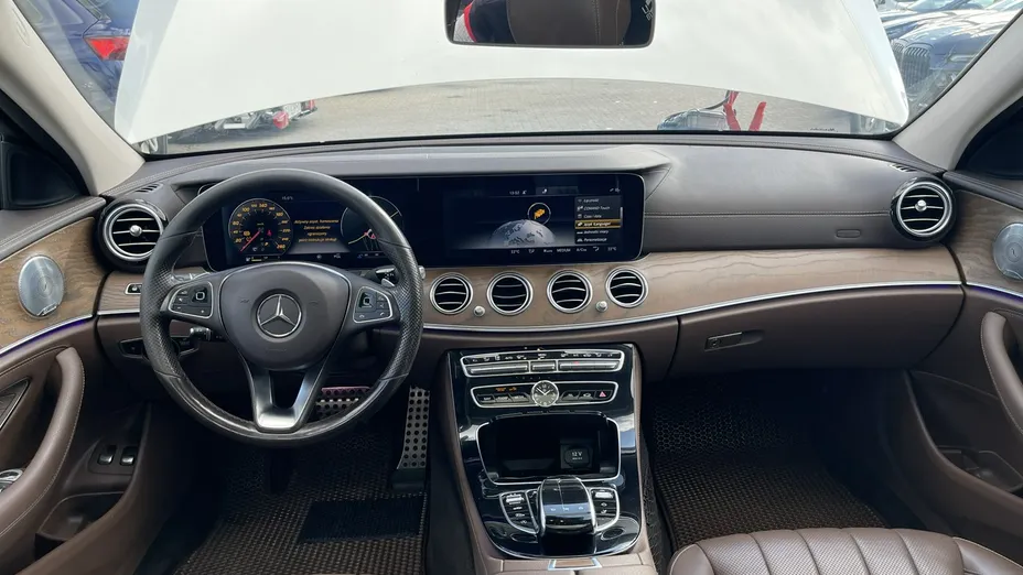 MERCEDES-BENZ E Klasa -
