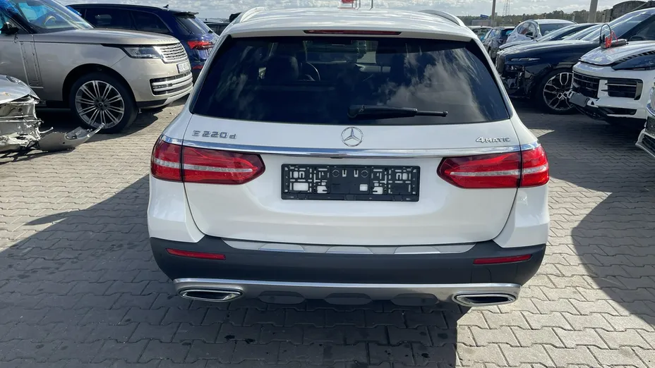 MERCEDES-BENZ E Klasa -
