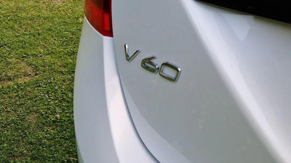 VOLVO V60 -