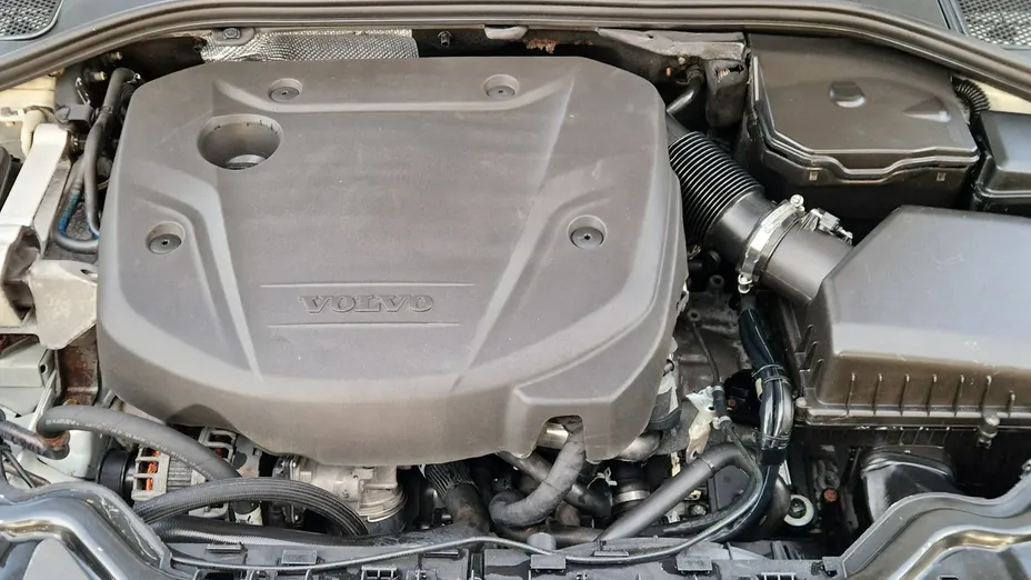 VOLVO V60 -