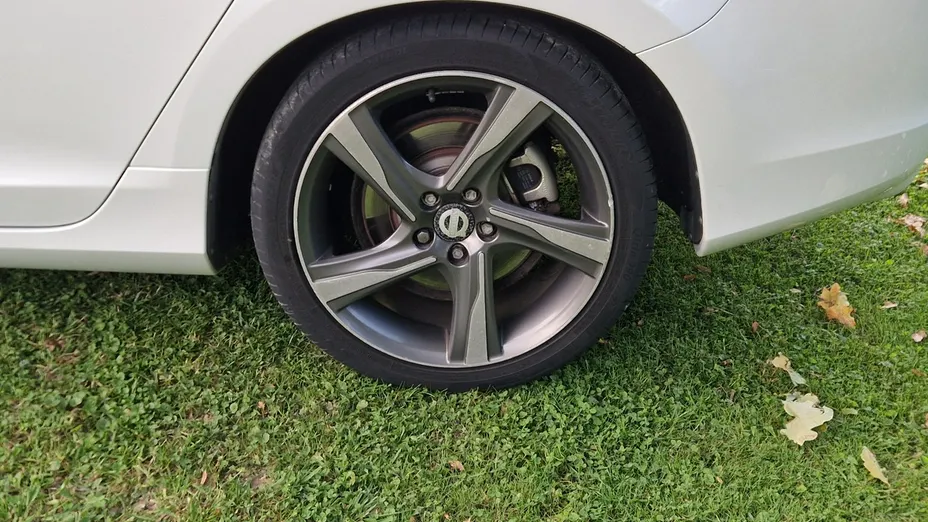 VOLVO V60 -