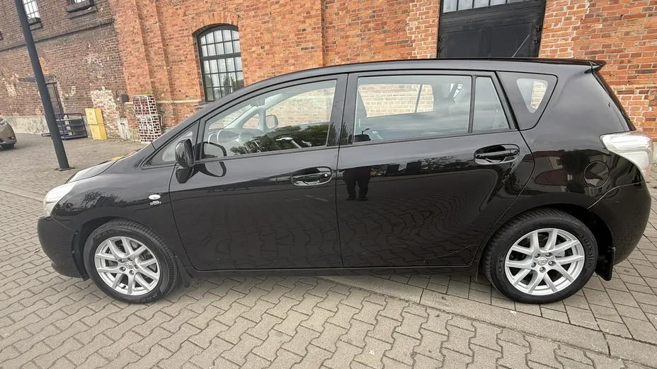 TOYOTA Verso -