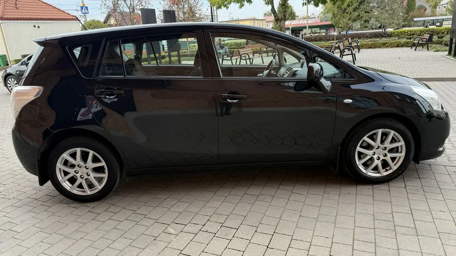 TOYOTA Verso -