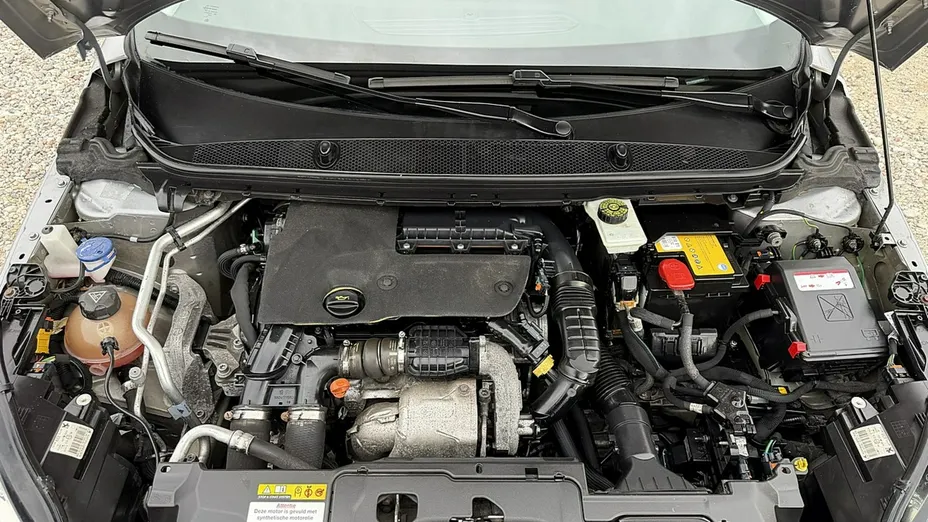PEUGEOT 308 -