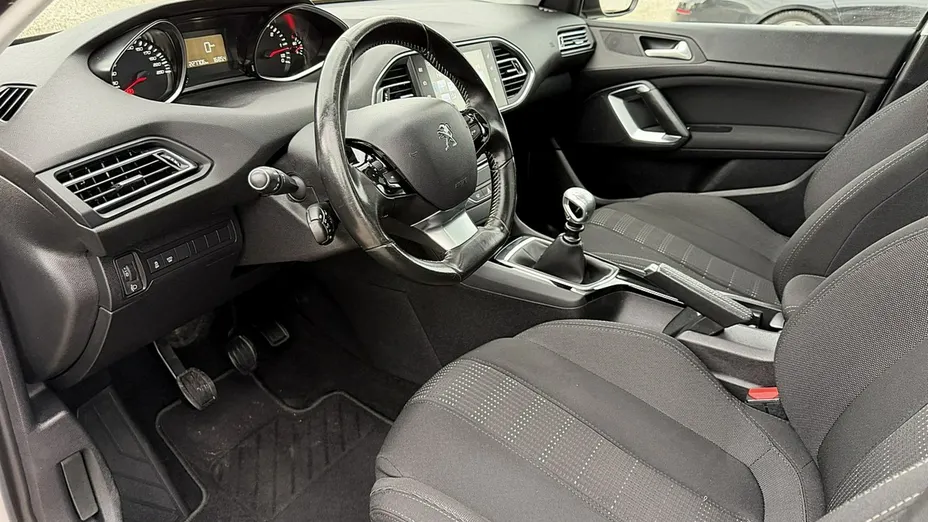 PEUGEOT 308 -