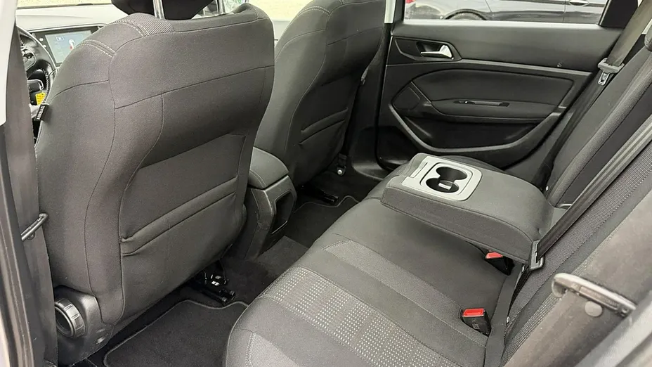 PEUGEOT 308 -