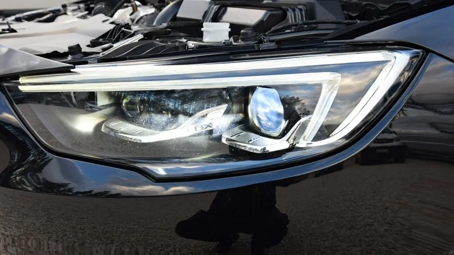 OPEL Insignia -