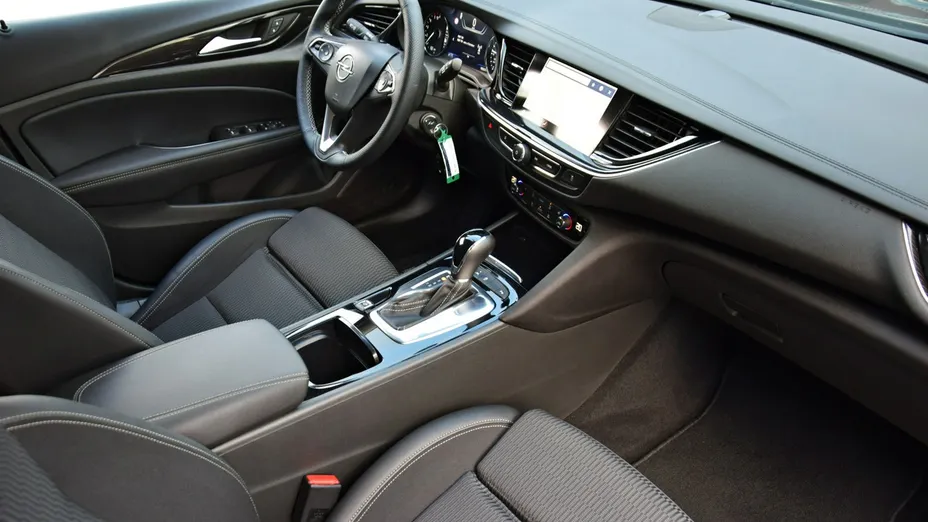 OPEL Insignia -