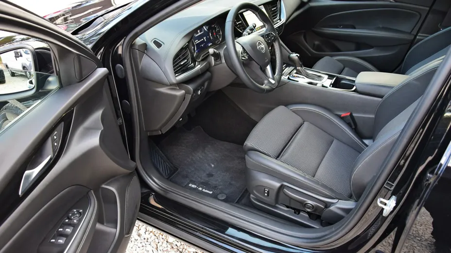 OPEL Insignia -