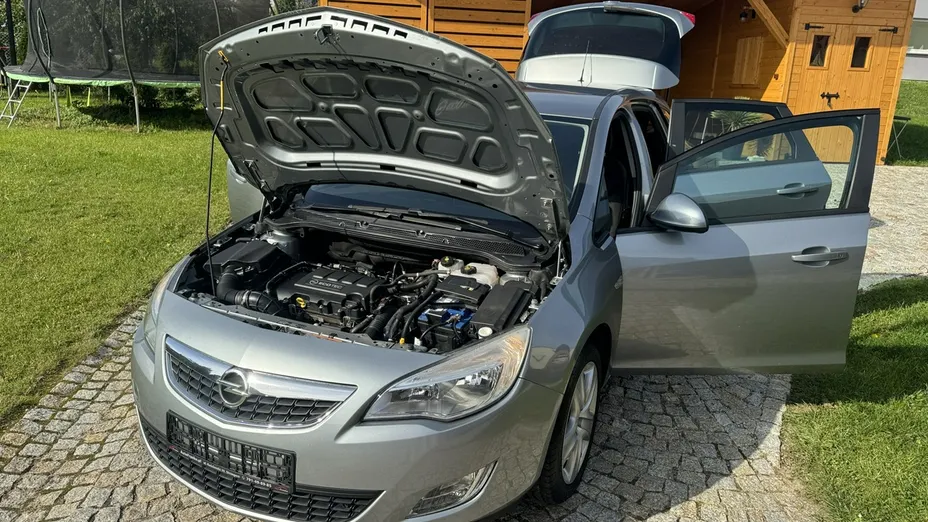 OPEL Astra -