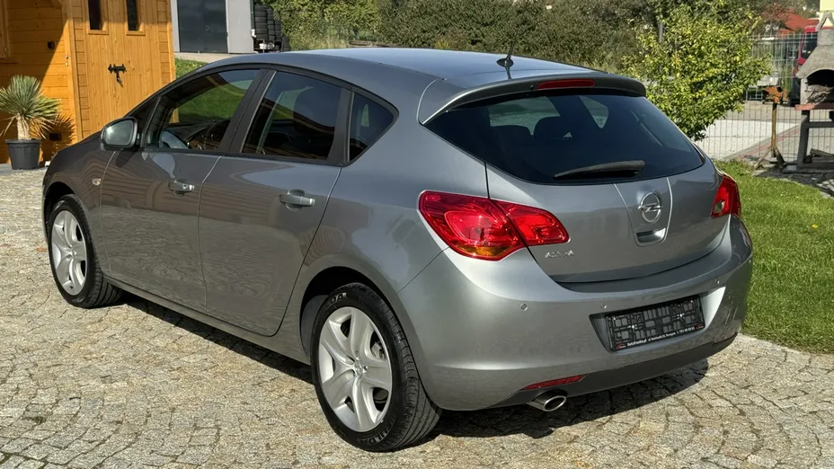 OPEL Astra -
