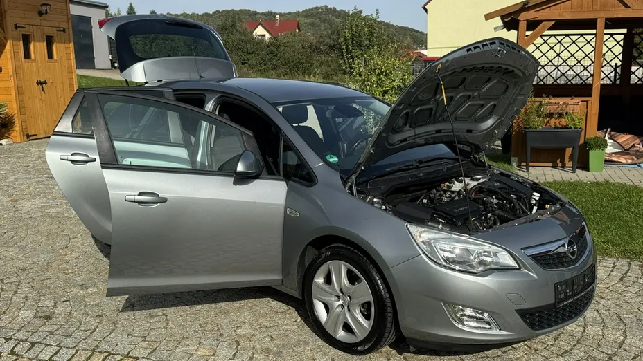 OPEL Astra -
