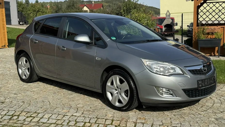 OPEL Astra -