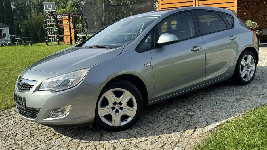 OPEL Astra -