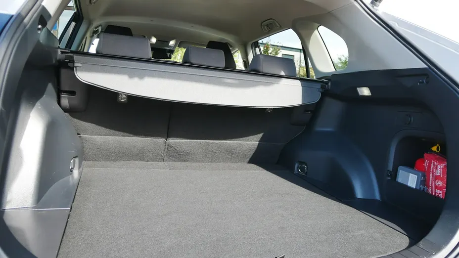 TOYOTA RAV4 -
