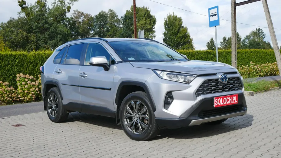 TOYOTA RAV4 -