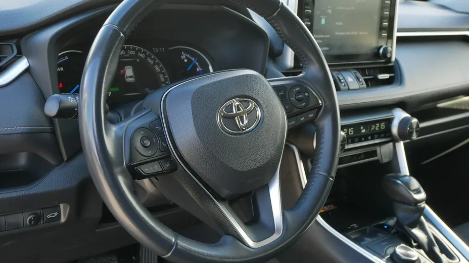 TOYOTA RAV4 -